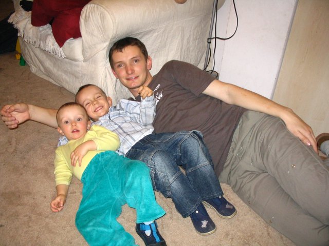Z brzuchami od tortu ciężkimi